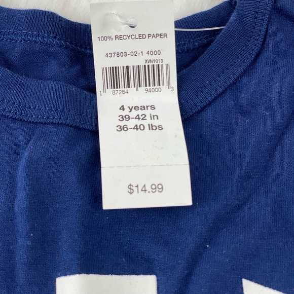 (NWT) Gap T-shirt - Picture 3 of 3